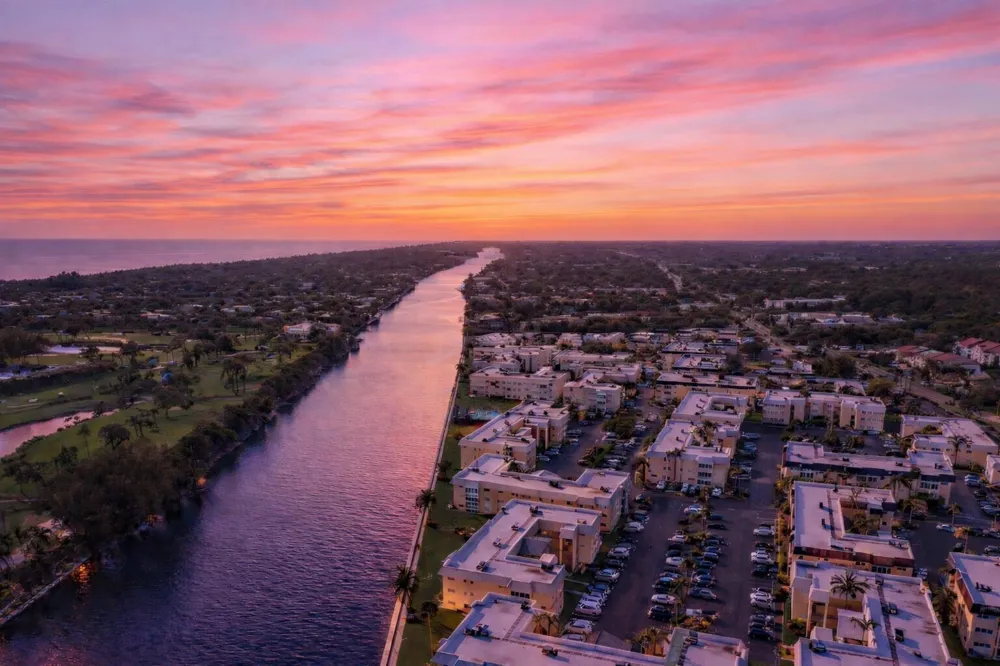 34 Colonial Club Drive #202 Boynton Beach, FL 33435