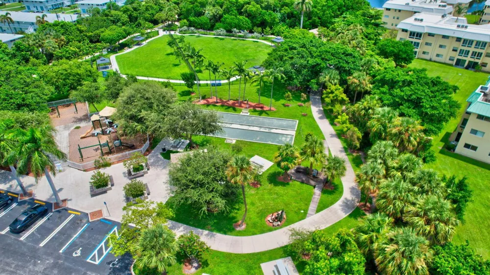 34 Colonial Club Drive #202 Boynton Beach, FL 33435