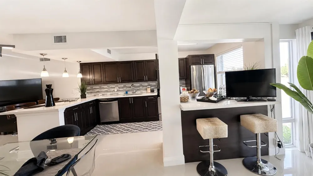 34 Colonial Club Drive #202 Boynton Beach, FL 33435