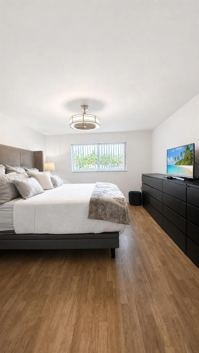34 Colonial Club Drive #202 Boynton Beach, FL 33435