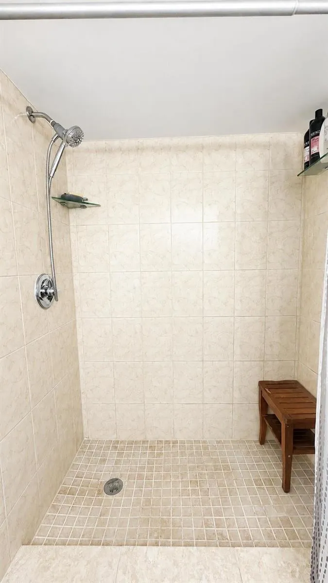 34 Colonial Club Drive #202 Boynton Beach, FL 33435
