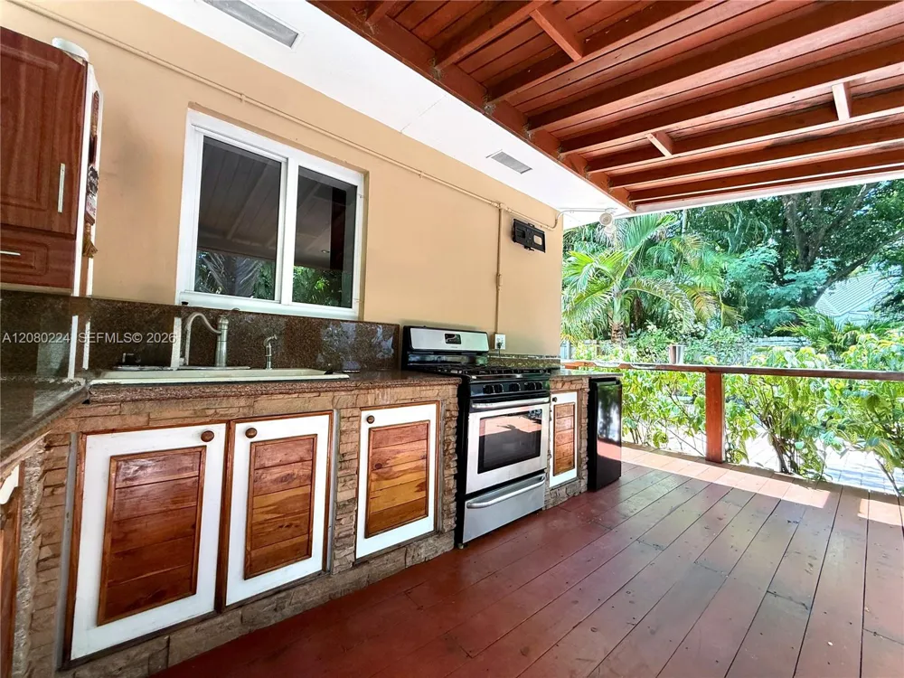 738 NE 83rd Ter Miami, FL 33138