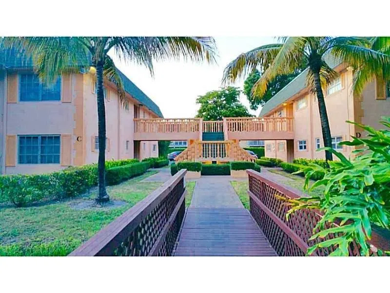 760 SE 2nd Avenue Deerfield Beach, FL 33441