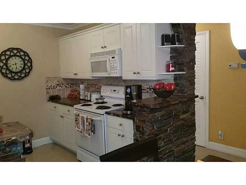 760 SE 2nd Avenue Deerfield Beach, FL 33441