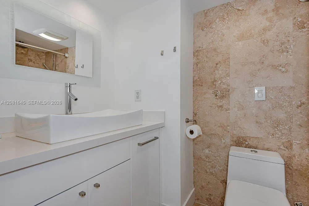 2301 Collins Ave #1515 Miami Beach, FL 33139