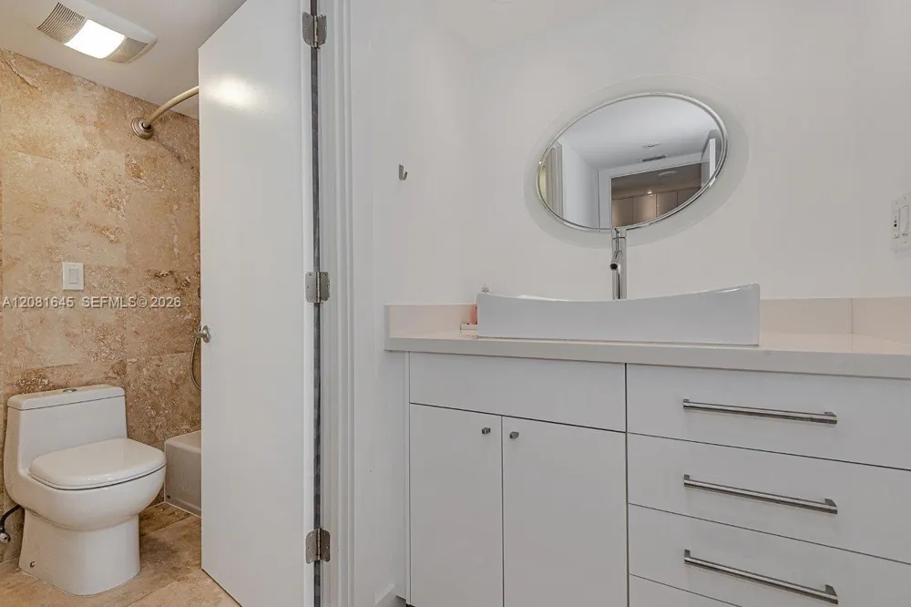 2301 Collins Ave #1515 Miami Beach, FL 33139
