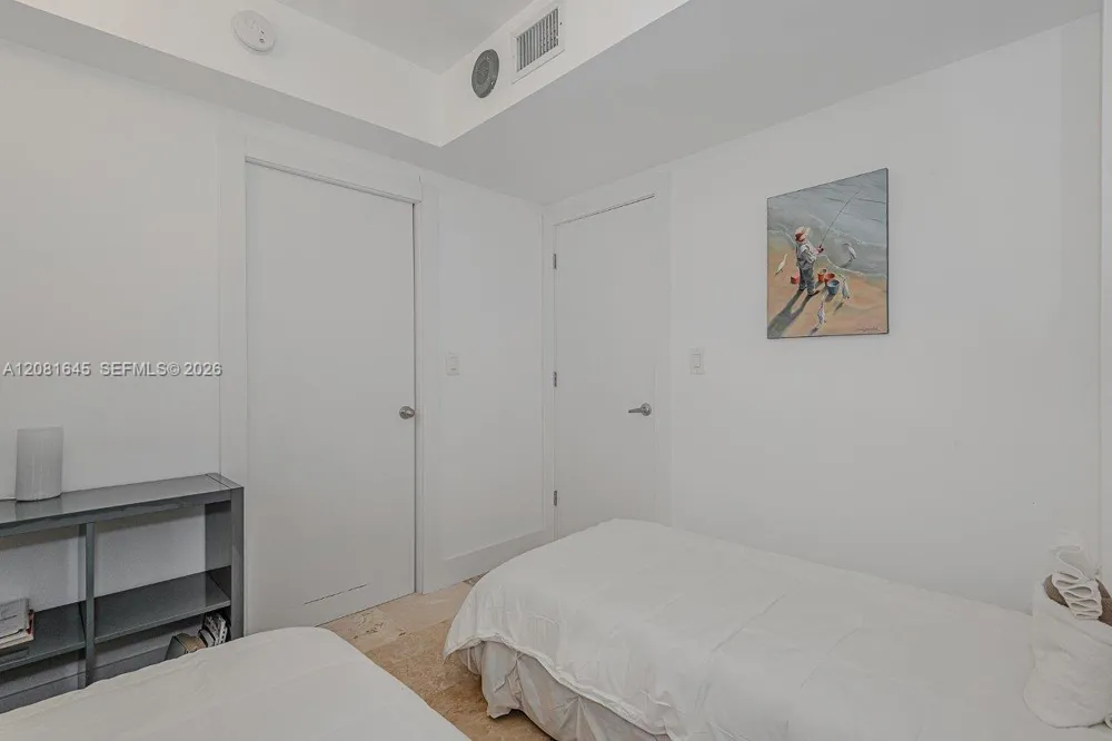 2301 Collins Ave #1515 Miami Beach, FL 33139