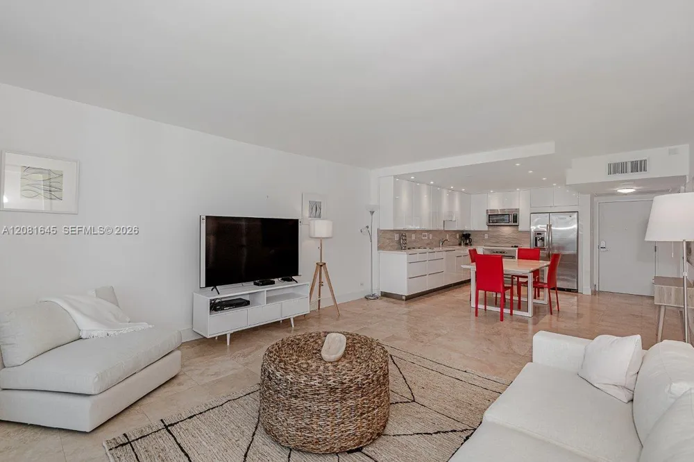 2301 Collins Ave #1515 Miami Beach, FL 33139
