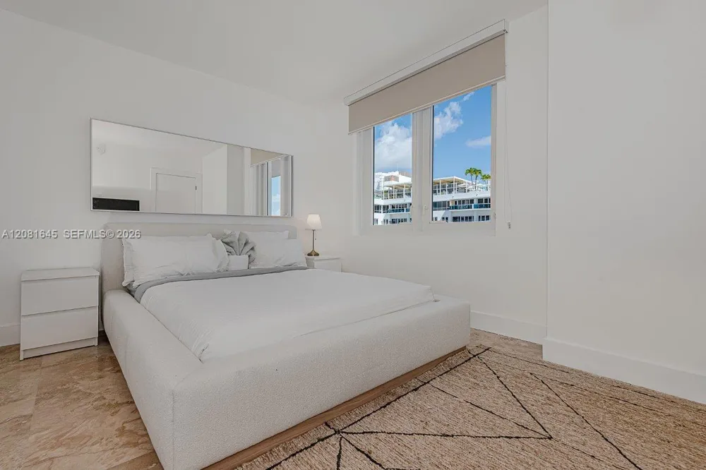 2301 Collins Ave #1515 Miami Beach, FL 33139