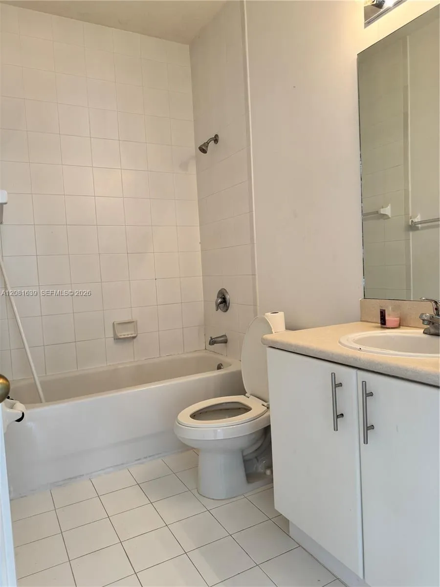 10242 NW 7th St #204 Miami, FL 33172