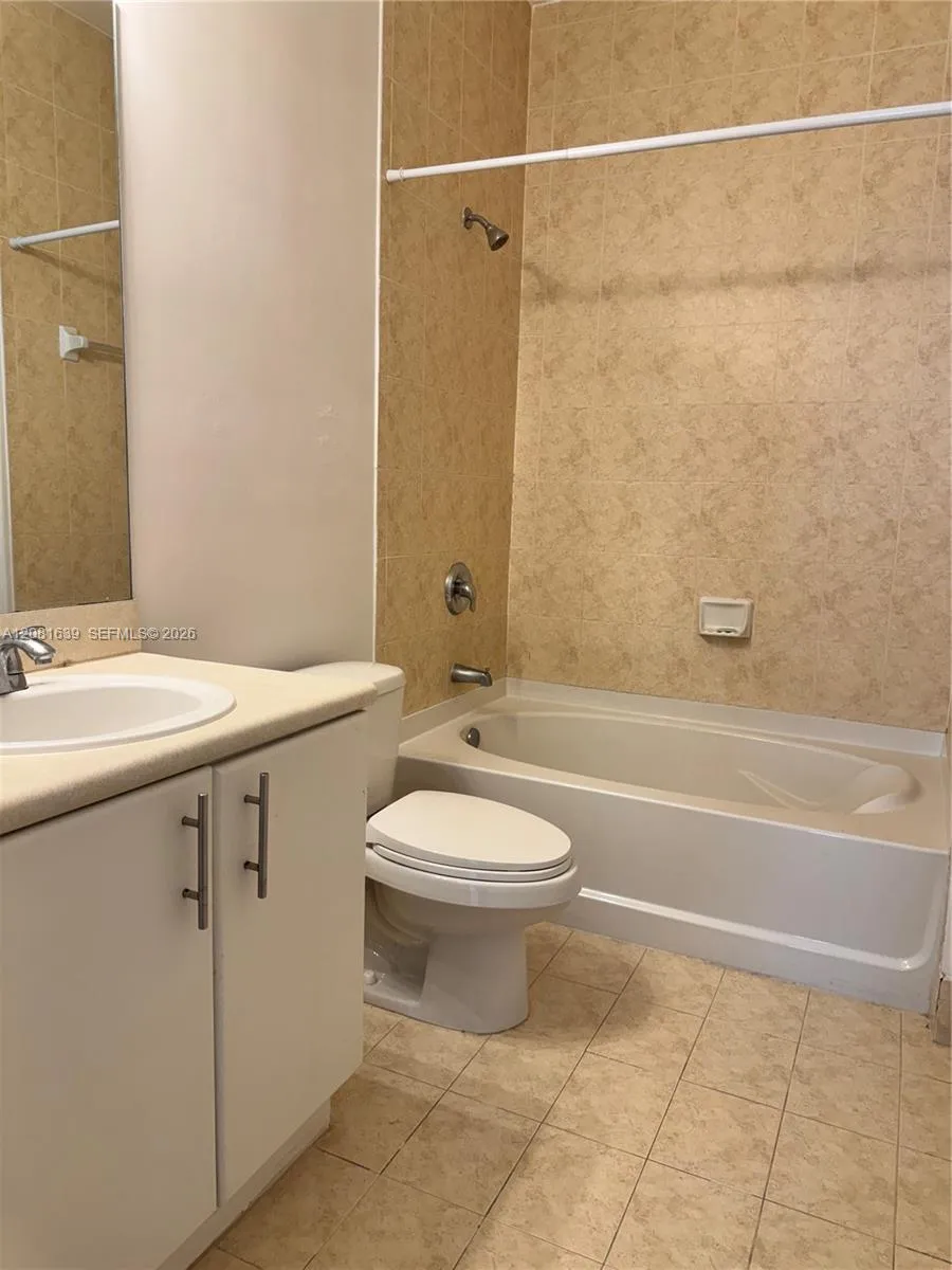 10242 NW 7th St #204 Miami, FL 33172