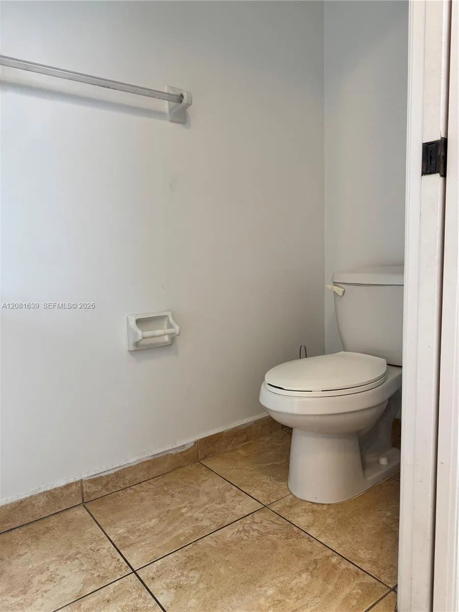 10242 NW 7th St #204 Miami, FL 33172