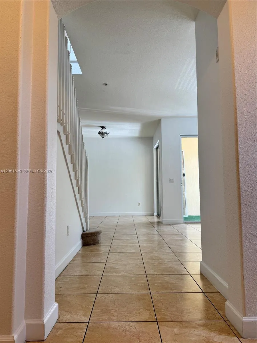 10242 NW 7th St #204 Miami, FL 33172