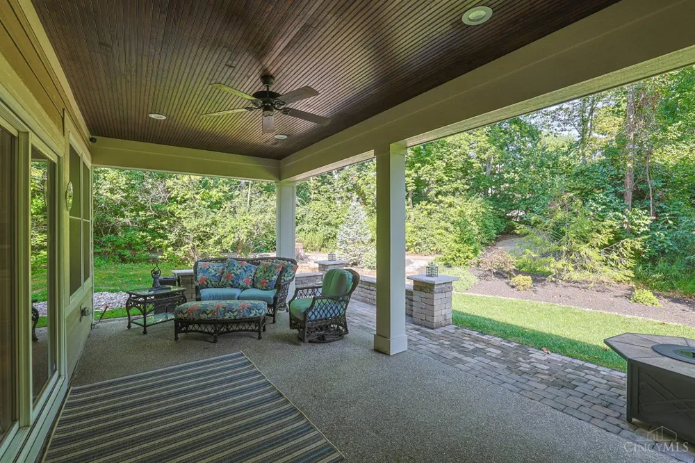 9808 Orchard Trail Montgomery, OH 45242