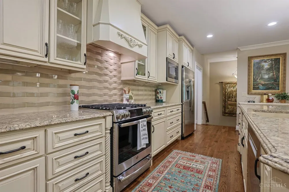 9808 Orchard Trail Montgomery, OH 45242