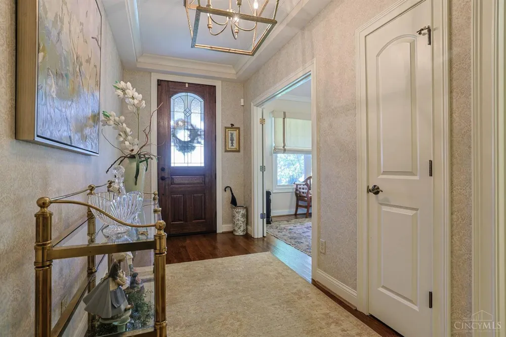 9808 Orchard Trail Montgomery, OH 45242