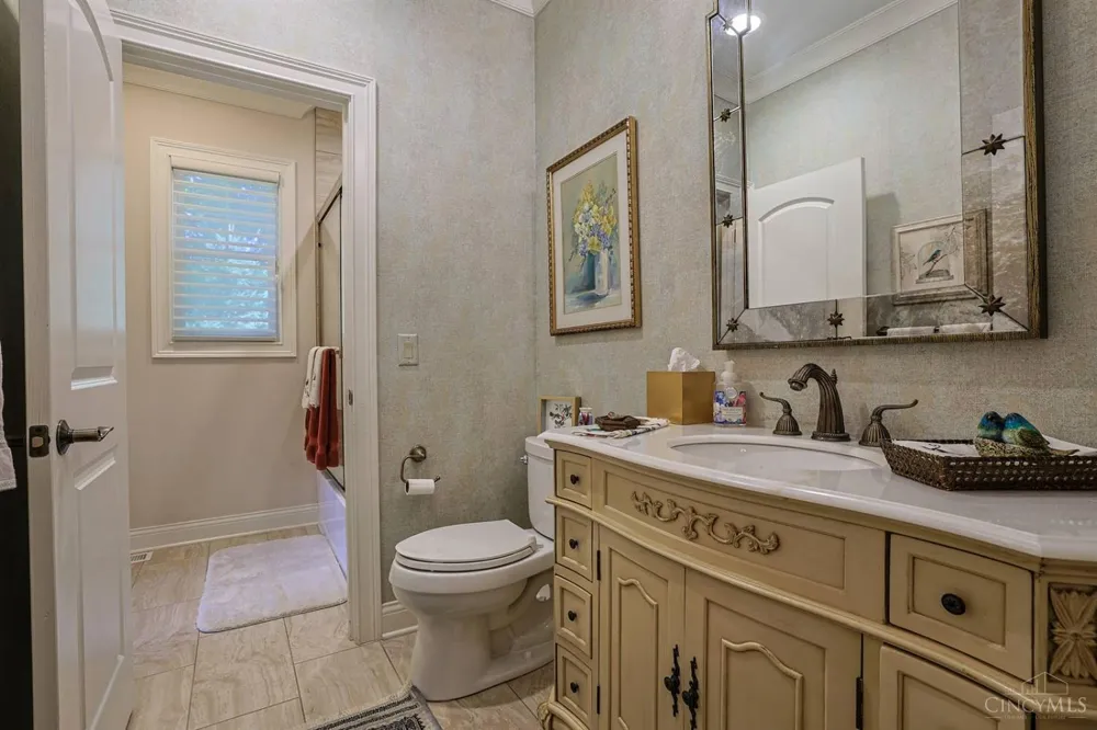 9808 Orchard Trail Montgomery, OH 45242