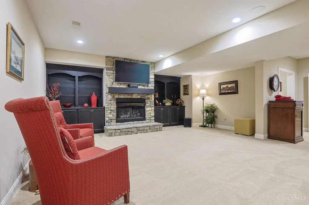 9808 Orchard Trail Montgomery, OH 45242