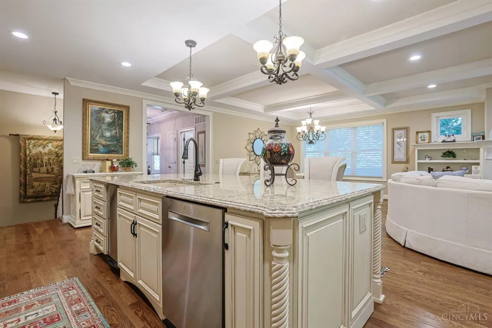 9808 Orchard Trail Montgomery, OH 45242