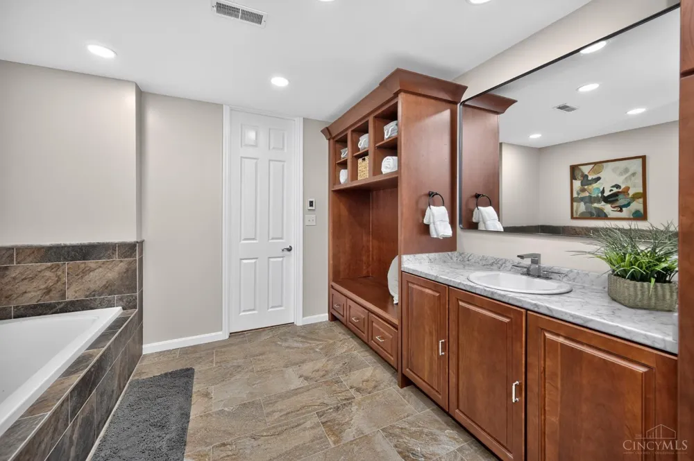 9617 Stonemasters Drive Symmes, OH 45140
