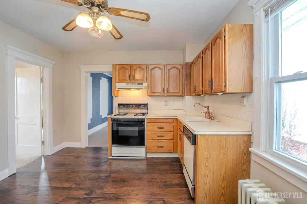 88 Coley Street Woodbridge Proper, NJ 07095