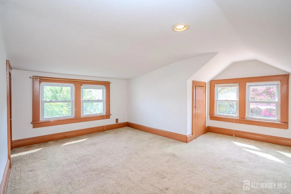 88 Coley Street Woodbridge Proper, NJ 07095