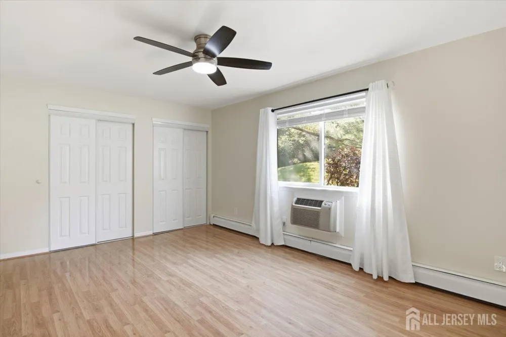 903 Cricket Lane Woodbridge Proper, NJ 07095