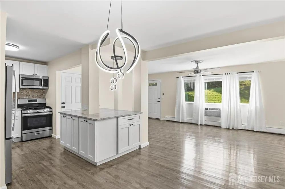903 Cricket Lane Woodbridge Proper, NJ 07095