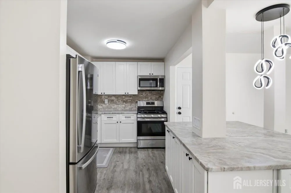 903 Cricket Lane Woodbridge Proper, NJ 07095