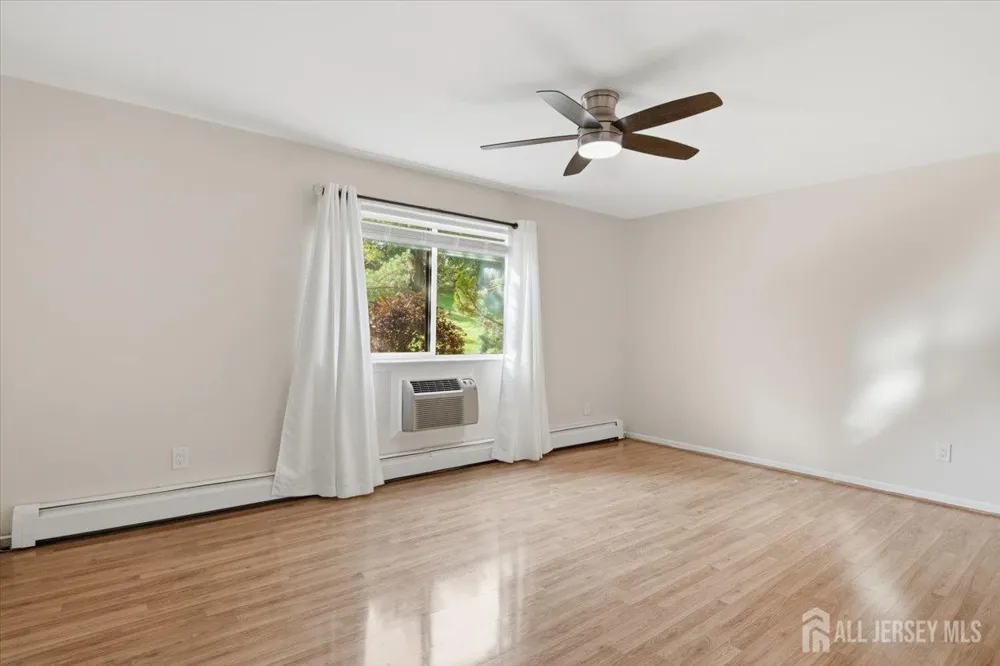 903 Cricket Lane Woodbridge Proper, NJ 07095