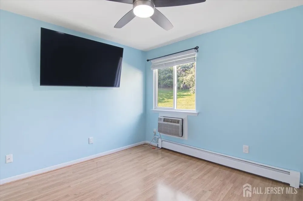 903 Cricket Lane Woodbridge Proper, NJ 07095