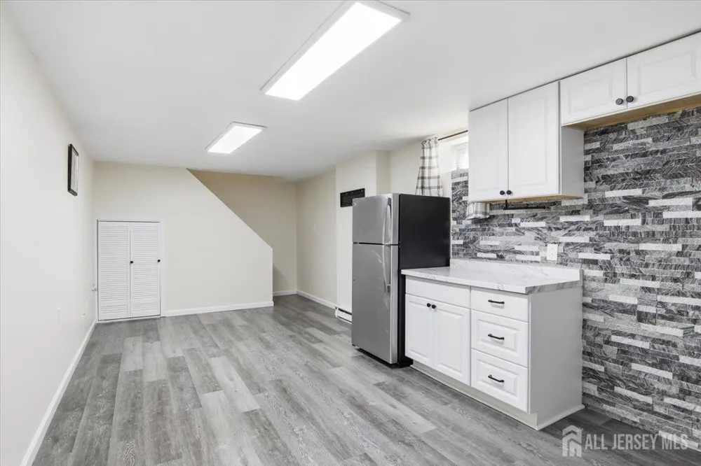 903 Cricket Lane Woodbridge Proper, NJ 07095