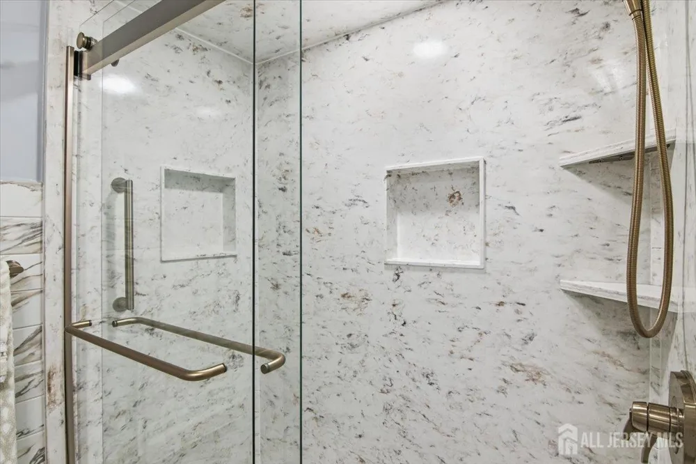 903 Cricket Lane Woodbridge Proper, NJ 07095