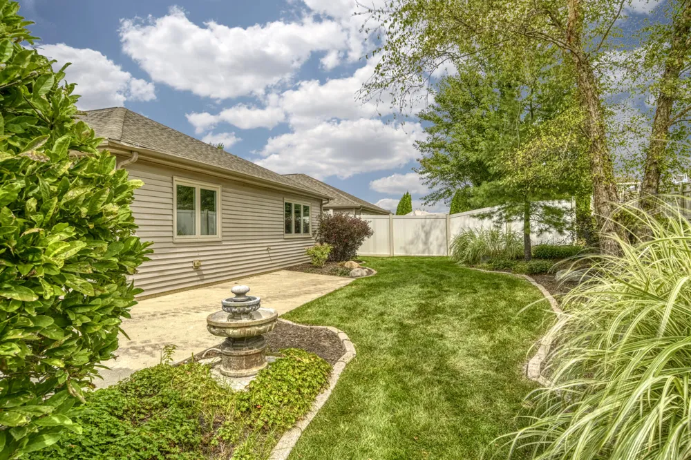 9881 Hart Street St. John, IN 46373