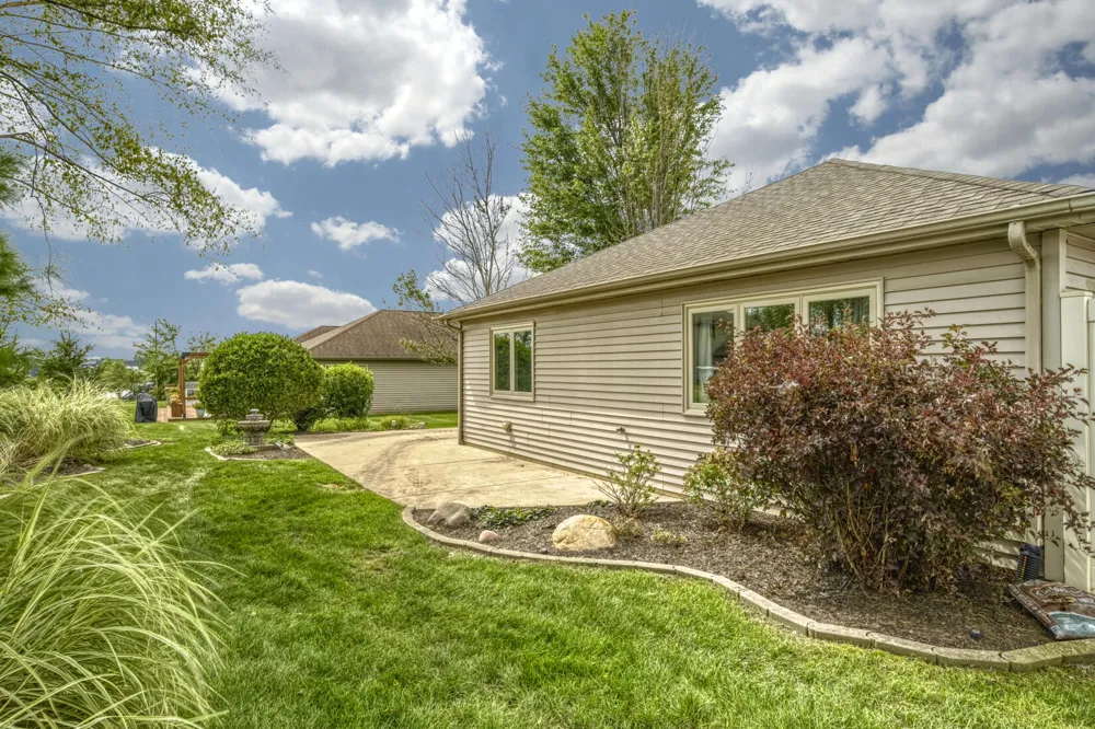 9881 Hart Street St. John, IN 46373
