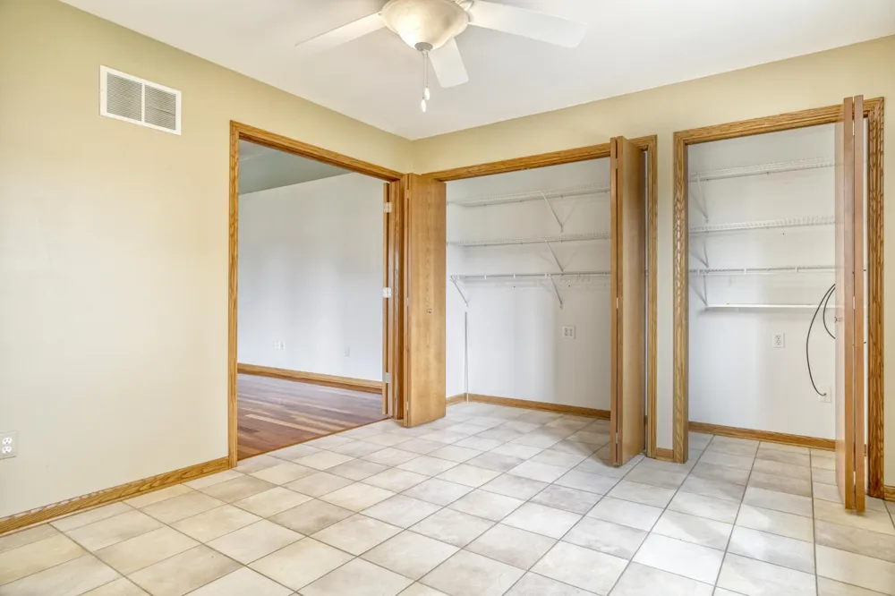 9881 Hart Street St. John, IN 46373