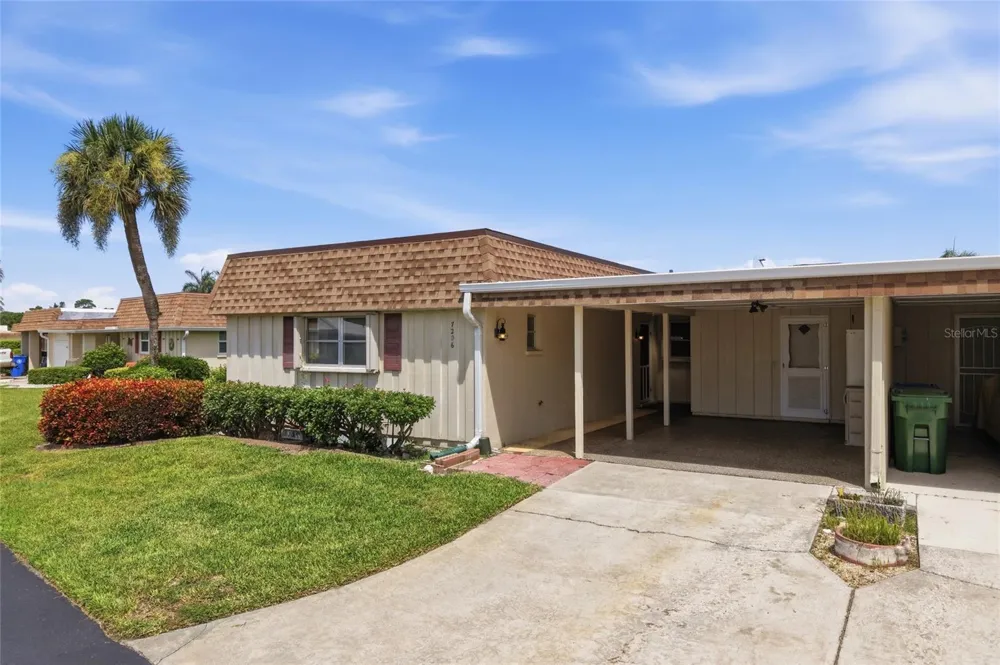 7206 10TH AVENUE W Bradenton, FL 34209