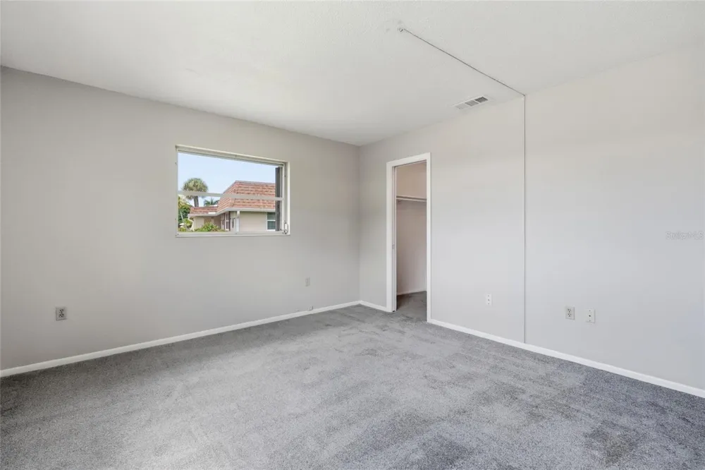 7206 10TH AVENUE W Bradenton, FL 34209