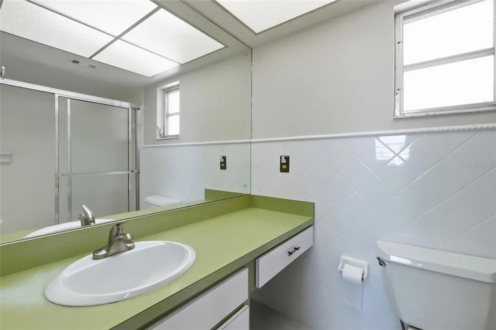 7206 10TH AVENUE W Bradenton, FL 34209