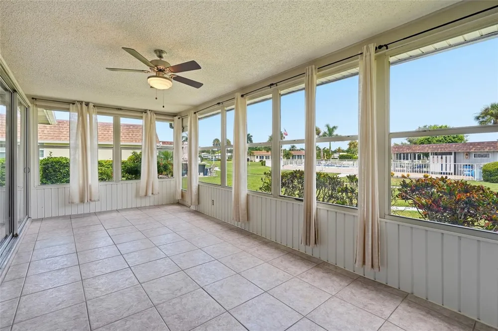 7206 10TH AVENUE W Bradenton, FL 34209