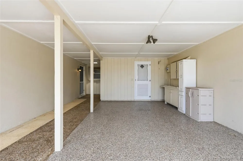 7206 10TH AVENUE W Bradenton, FL 34209