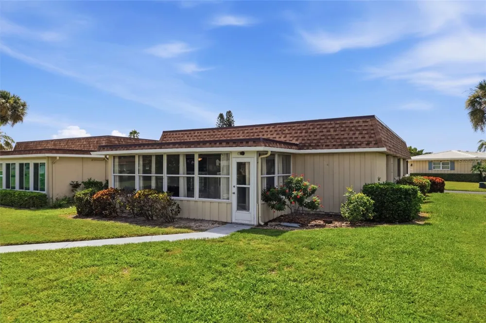 7206 10TH AVENUE W Bradenton, FL 34209
