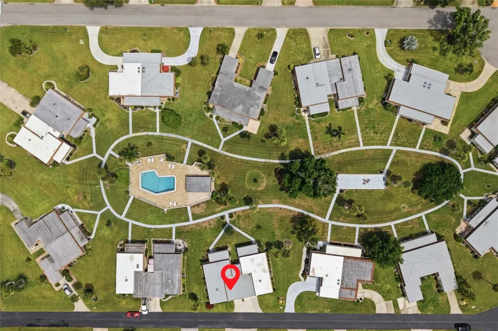 7206 10TH AVENUE W Bradenton, FL 34209