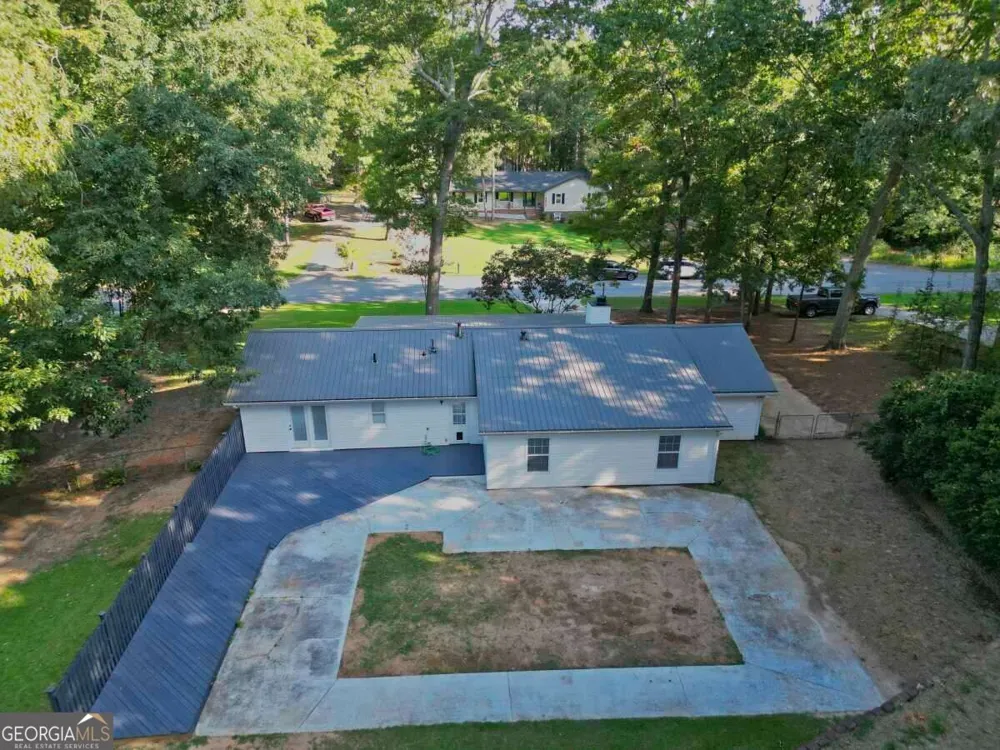 402 Trotters RDG Lawrenceville, GA 30043