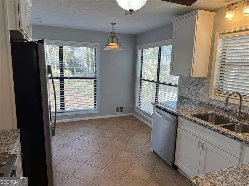 2707 HAWK DR NE Marietta, GA 30066