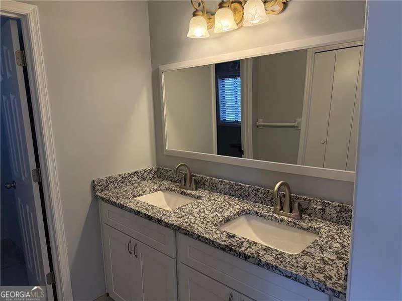 2707 HAWK DR NE Marietta, GA 30066