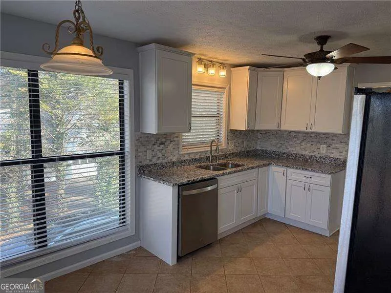 2707 HAWK DR NE Marietta, GA 30066