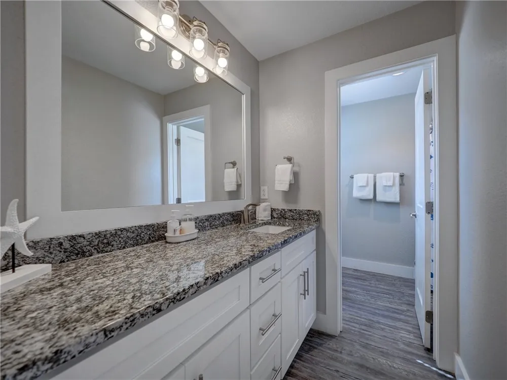 230 Cut Off #126 Port Aransas, TX 78373