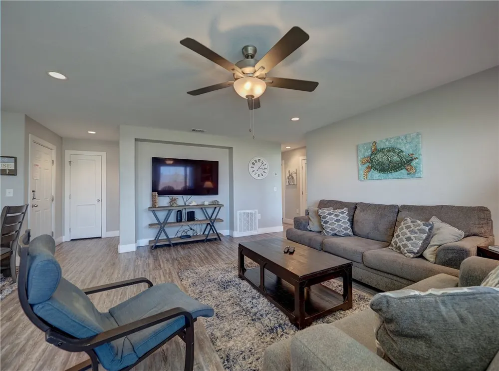 230 Cut Off #126 Port Aransas, TX 78373