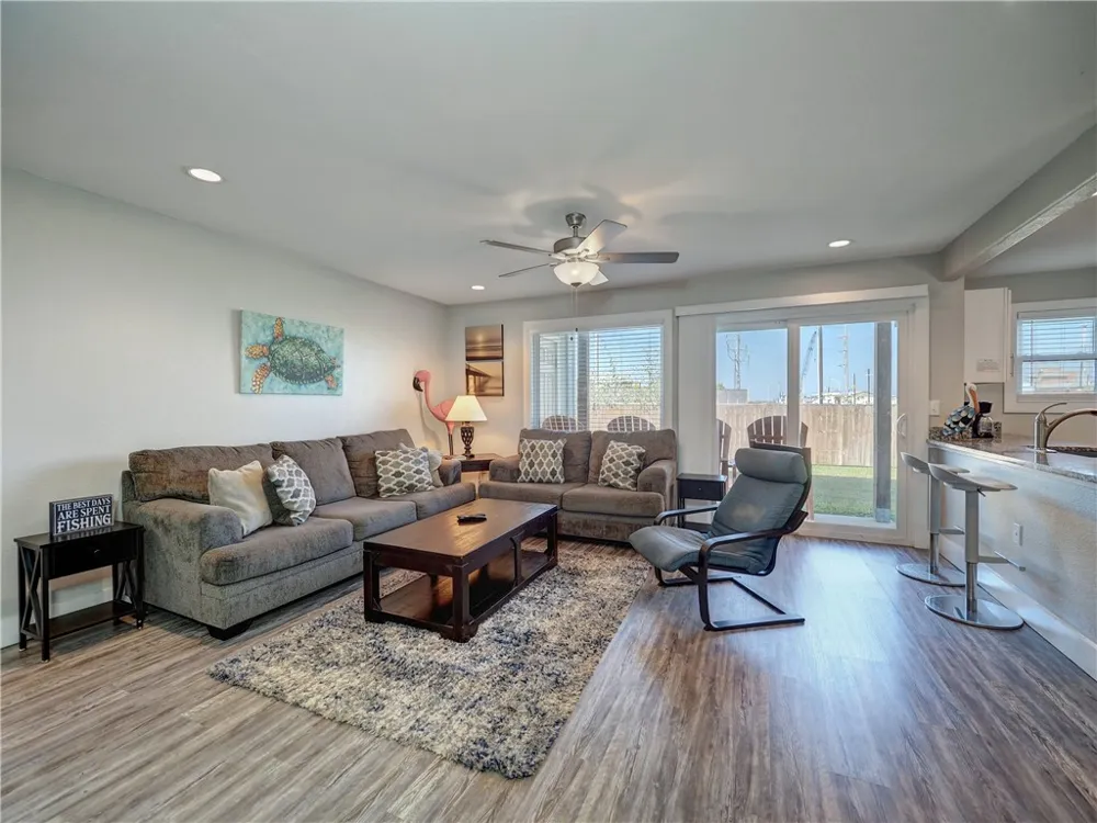 230 Cut Off #126 Port Aransas, TX 78373